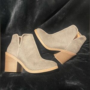 Coconuts by Matisse l Perforated Ankle Boots